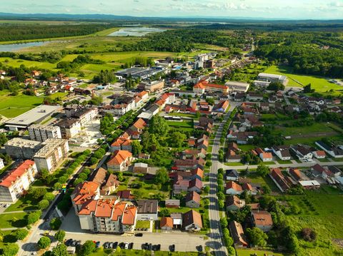 Какие параметры коттеджного поселка проверить в первую очередь?