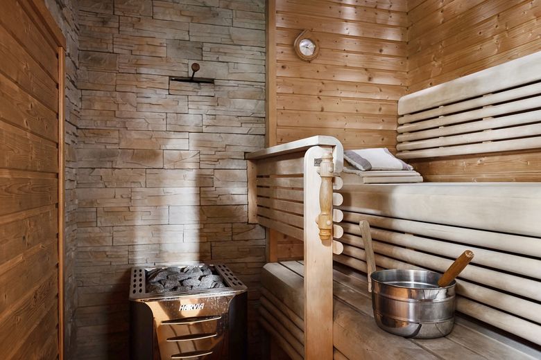 Натуральный камень в Home SPA: плюсы, минусы и особенности монтажа