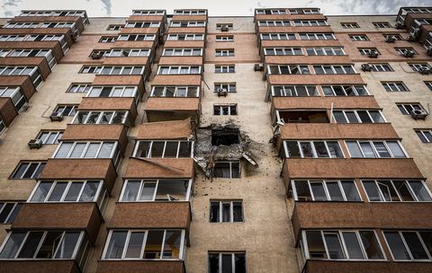 Какие климатические факторы Подмосковья разрушают фасад быстрее всего?