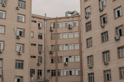 Какие нормы регулируют установку внешних блоков на фасаде?