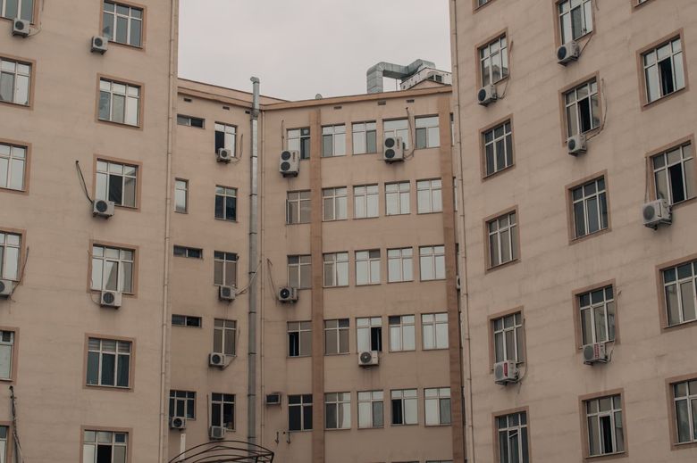 Какие нормы регулируют установку внешних блоков на фасаде?